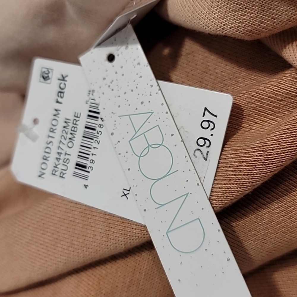 Ombre Cropped Hoodie - Picture 9 of 12